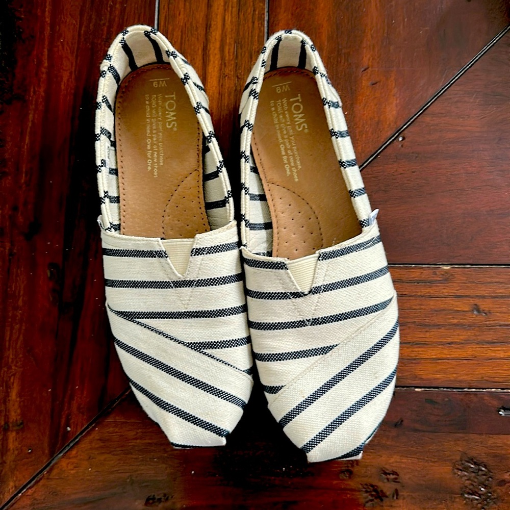 Toms worn 1 time